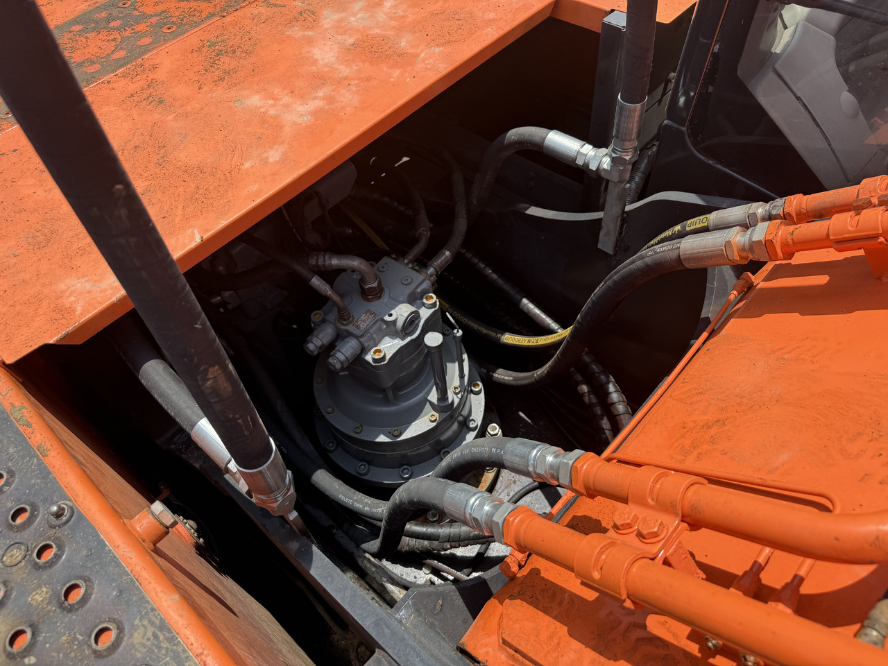 מחפר גלגלים HITACHI used hitachi 350-5g  excavator [ Copy ]: תמונה 24