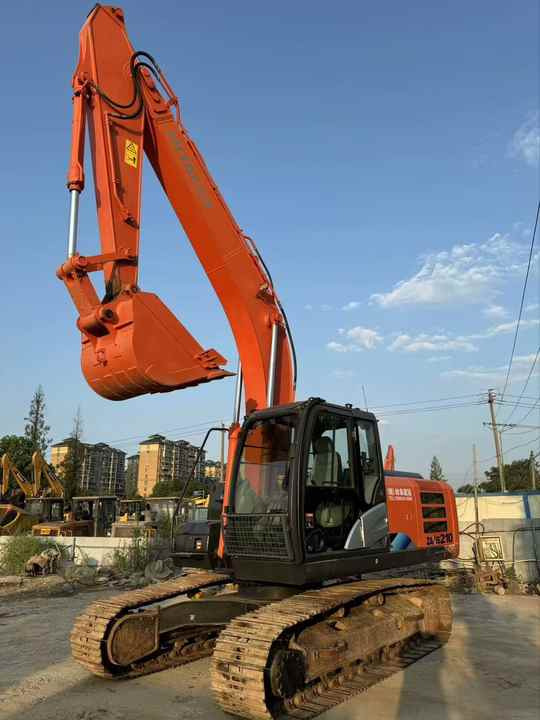 Japanese Original Hitachi 210 Outdoor Crawler Type Second-hand Excavator - מחפר סורק: תמונה 2 Japanese Original Hitachi 210 Outdoor Crawler Type Second-hand Excavator - מחפר סורק: תמונה 2