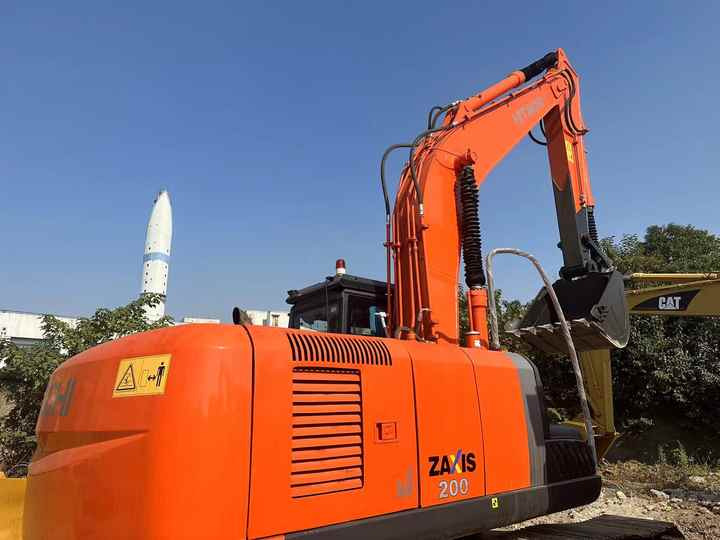 Original Japan Hitachi ZX200-3 Excavator Hitachi Excavator in Low Price for Hot Sale - מחפר סורק: תמונה 5 Original Japan Hitachi ZX200-3 Excavator Hitachi Excavator in Low Price for Hot Sale - מחפר סורק: תמונה 5