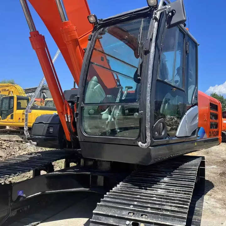 Original Japan Hitachi ZX200-5 Excavator Hitachi Excavator in Low Price for Hot Sale - מחפר סורק: תמונה 2 Original Japan Hitachi ZX200-5 Excavator Hitachi Excavator in Low Price for Hot Sale - מחפר סורק: תמונה 2