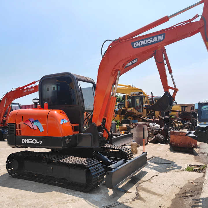 Original Second-hand Doosan DH60-7 Excavator Is in Good Condition Strong and Simple Maintenance - מחפר סורק: תמונה 1 Original Second-hand Doosan DH60-7 Excavator Is in Good Condition Strong and Simple Maintenance - מחפר סורק: תמונה 1