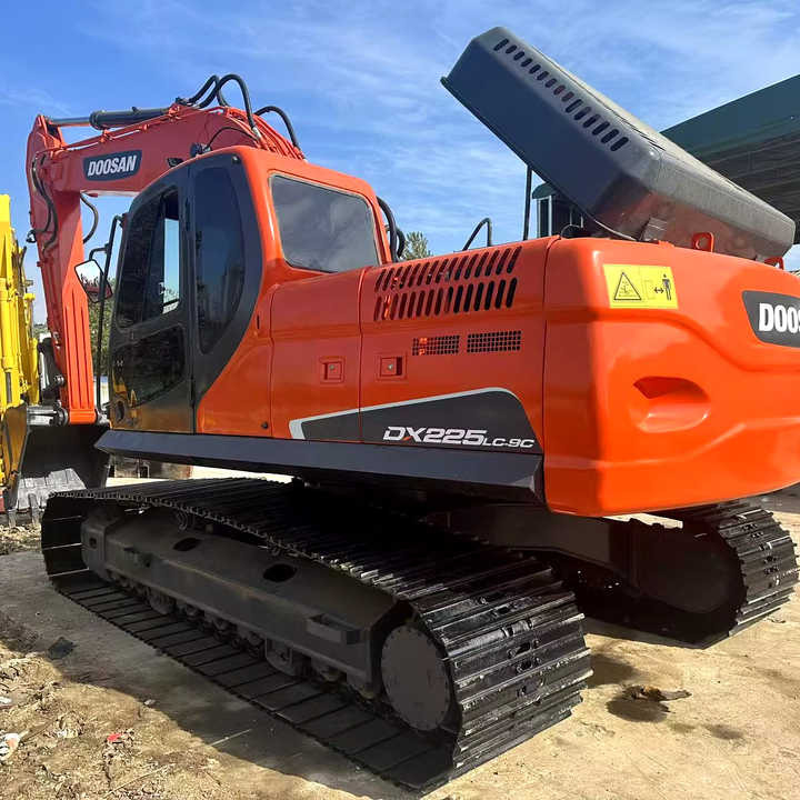 Second Hand Doosan Dx225 Excavator 20tons Middle Machine for Sale Excellent Condition Doosan Dx225 300 Hot Sale Machine - מחפר: תמונה 1 Second Hand Doosan Dx225 Excavator 20tons Middle Machine for Sale Excellent Condition Doosan Dx225 300 Hot Sale Machine - מחפר: תמונה 1