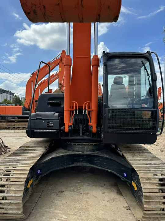 Strong Powerful Hitachi ZX200-5g ORIGINAL Used Excavator200 210 240 350 With Cheap Price - מחפר: תמונה 5 Strong Powerful Hitachi ZX200-5g ORIGINAL Used Excavator200 210 240 350 With Cheap Price - מחפר: תמונה 5