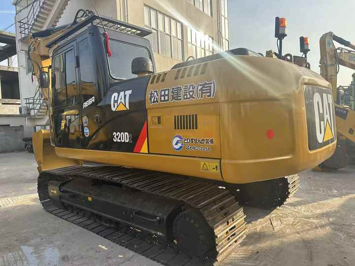 Used Caterpillar 320D Crawler Excavator in High Quality Waiting for Sale - מחפר: תמונה 2 Used Caterpillar 320D Crawler Excavator in High Quality Waiting for Sale - מחפר: תמונה 2