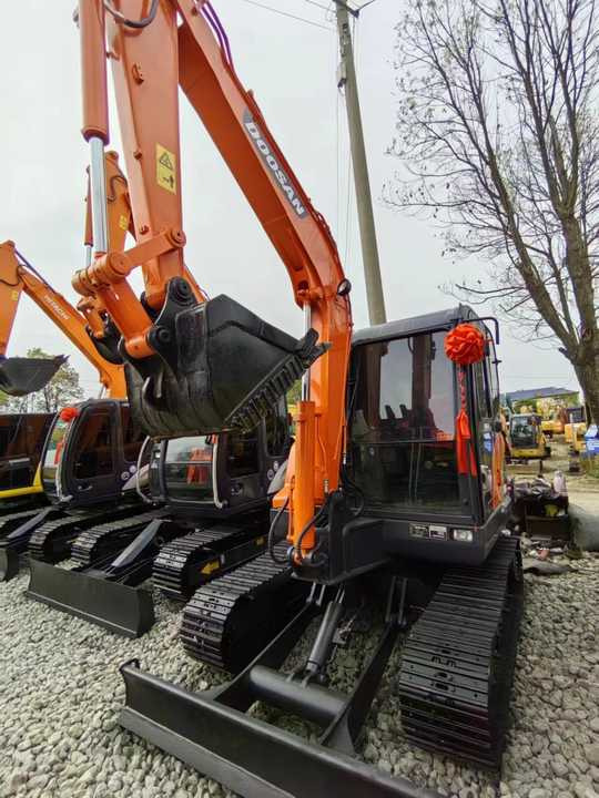 Used Digger DOOSAN DX60 Construction Machinery Construction Digger Used DOOSAN DX60 Cheap Excavator - מחפר סורק: תמונה 2 Used Digger DOOSAN DX60 Construction Machinery Construction Digger Used DOOSAN DX60 Cheap Excavator - מחפר סורק: תמונה 2