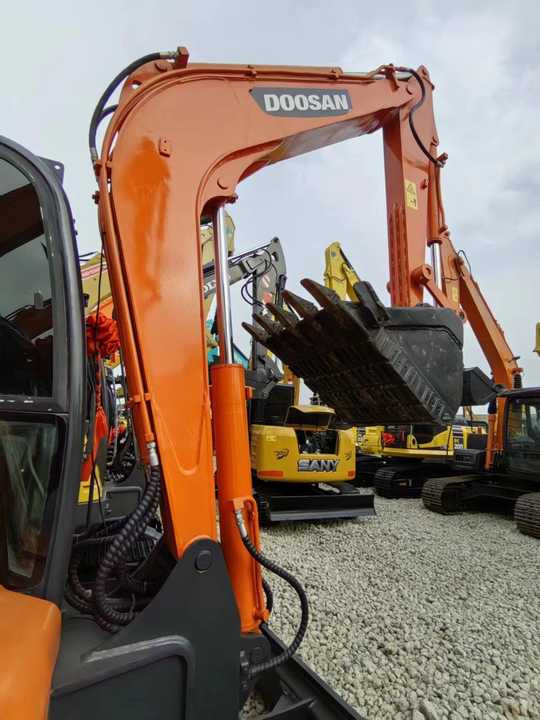 Used Digger DOOSAN DX60 Construction Machinery Construction Digger Used DOOSAN DX60 Cheap Excavator - מחפר סורק: תמונה 3 Used Digger DOOSAN DX60 Construction Machinery Construction Digger Used DOOSAN DX60 Cheap Excavator - מחפר סורק: תמונה 3