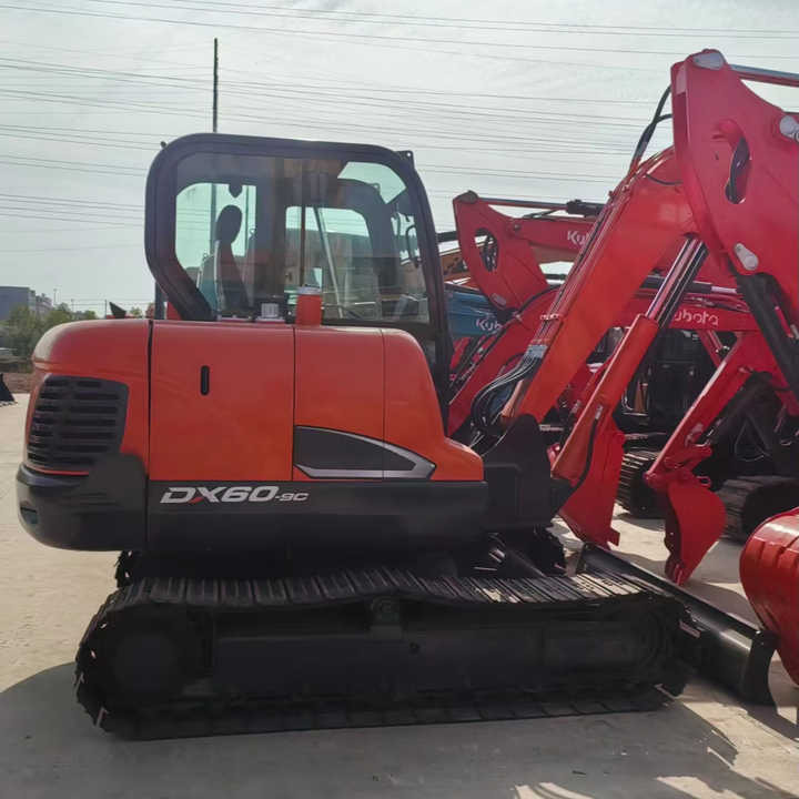 Used Digger DOOSAN DX60 Construction Machinery Construction Digger Used DOOSAN DX60 Cheap Excavator - מחפר סורק: תמונה 1 Used Digger DOOSAN DX60 Construction Machinery Construction Digger Used DOOSAN DX60 Cheap Excavator - מחפר סורק: תמונה 1