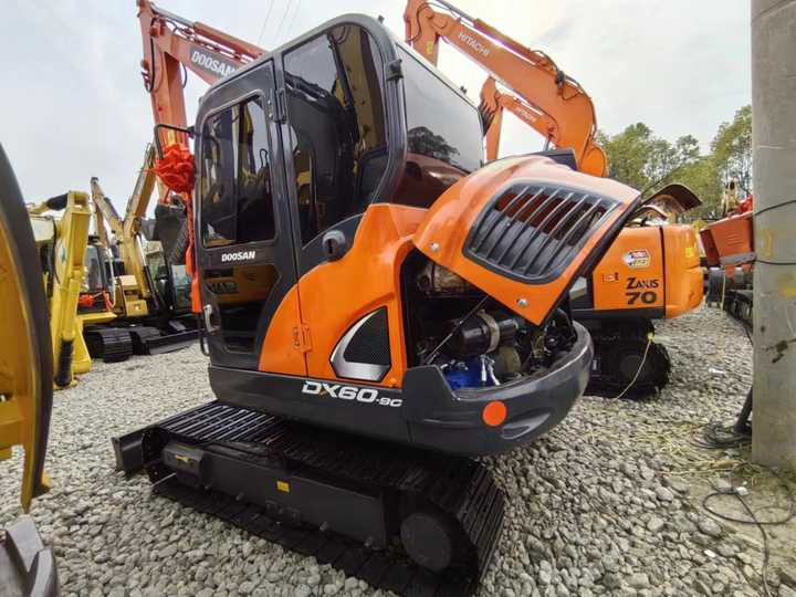 Used Digger DOOSAN DX60 Construction Machinery Construction Digger Used DOOSAN DX60 Cheap Excavator - מחפר סורק: תמונה 5 Used Digger DOOSAN DX60 Construction Machinery Construction Digger Used DOOSAN DX60 Cheap Excavator - מחפר סורק: תמונה 5