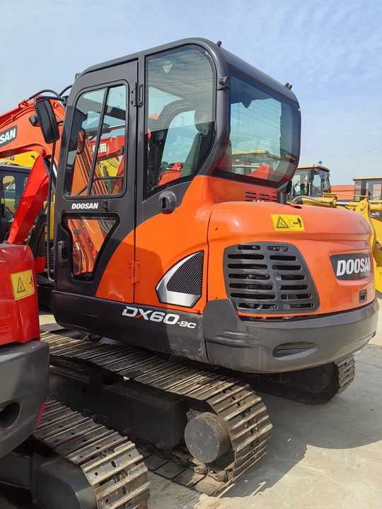 Used Digger DOOSAN DX60 Construction Machinery Construction Digger Used DOOSAN DX60 Cheap Excavator - מחפר סורק: תמונה 2 Used Digger DOOSAN DX60 Construction Machinery Construction Digger Used DOOSAN DX60 Cheap Excavator - מחפר סורק: תמונה 2