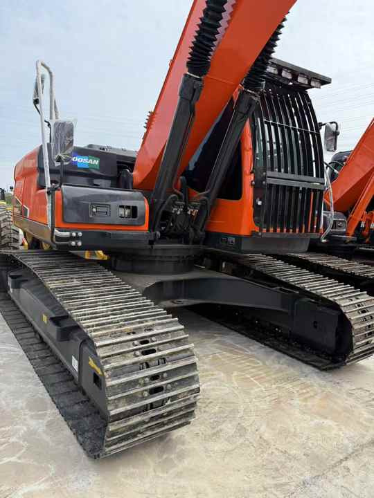 Used Digger Doosan DX225LC-9T Construction Machinery Construction Digger Used Doosan DX225LC-9T Cheap Excavator - מחפר סורק: תמונה 3 Used Digger Doosan DX225LC-9T Construction Machinery Construction Digger Used Doosan DX225LC-9T Cheap Excavator - מחפר סורק: תמונה 3