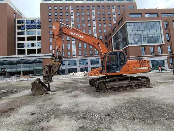 Used Digger Doosan DX225LC-9T Construction Machinery Construction Digger Used Doosan DX225LC-9T Cheap Excavator - מחפר סורק: תמונה 2 Used Digger Doosan DX225LC-9T Construction Machinery Construction Digger Used Doosan DX225LC-9T Cheap Excavator - מחפר סורק: תמונה 2