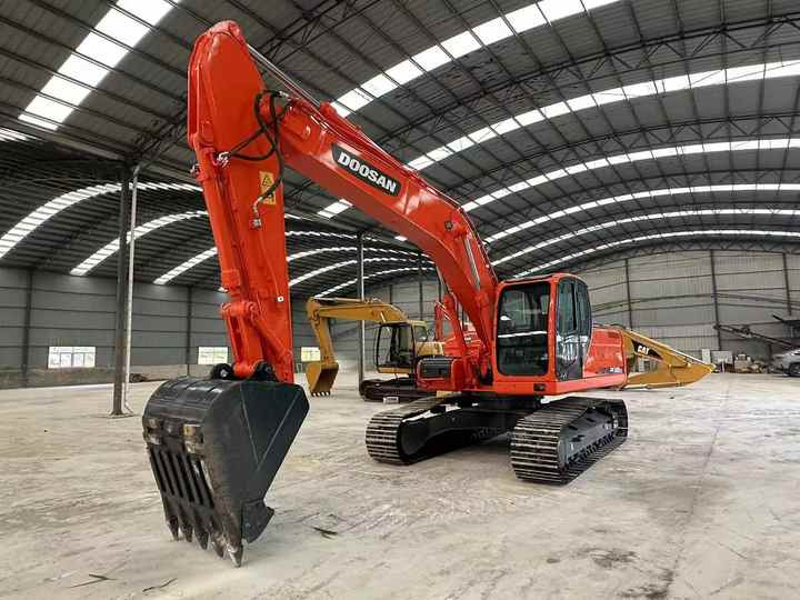 Used Digger Doosan DX225LC-9T Construction Machinery Construction Digger Used Doosan DX225LC-9T Cheap Excavator - מחפר סורק: תמונה 3 Used Digger Doosan DX225LC-9T Construction Machinery Construction Digger Used Doosan DX225LC-9T Cheap Excavator - מחפר סורק: תמונה 3