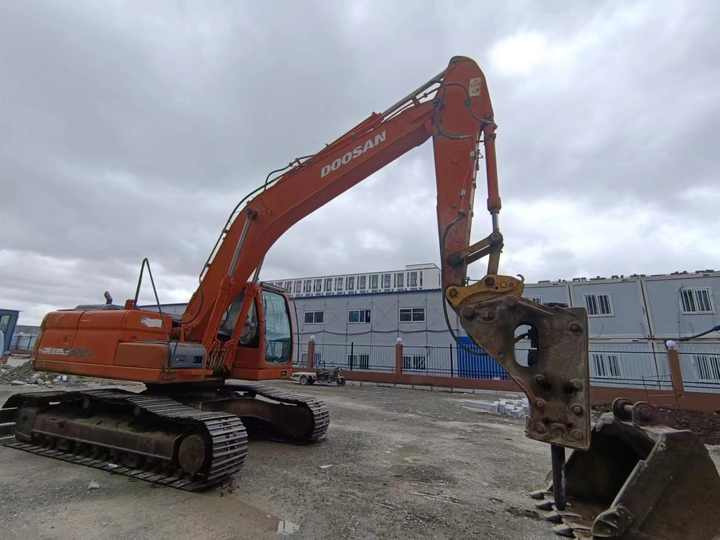 Used Digger Doosan DX225LC-9T Construction Machinery Construction Digger Used Doosan DX225LC-9T Cheap Excavator - מחפר סורק: תמונה 4 Used Digger Doosan DX225LC-9T Construction Machinery Construction Digger Used Doosan DX225LC-9T Cheap Excavator - מחפר סורק: תמונה 4