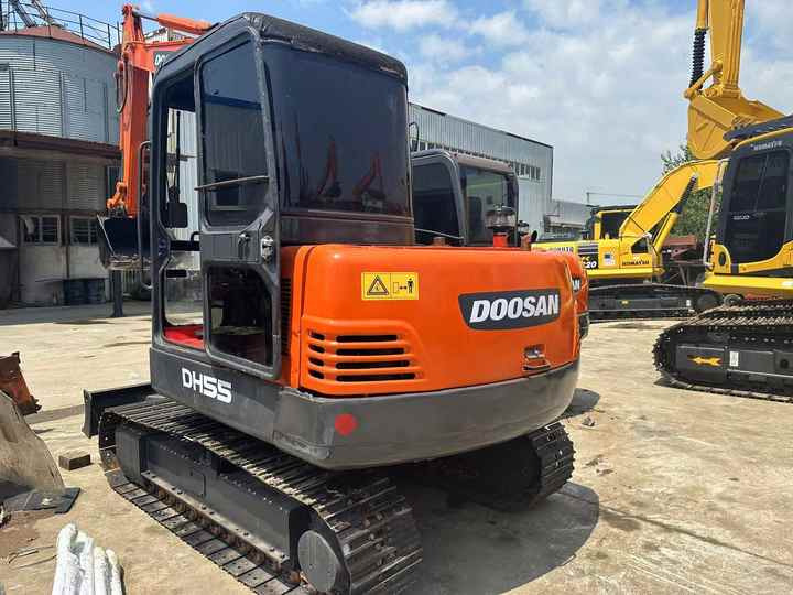 Used Digger Doosan Dh55 Construction Machinery Construction Digger Used Doosan Dh55 Cheap Excavator - מחפר סורק: תמונה 4 Used Digger Doosan Dh55 Construction Machinery Construction Digger Used Doosan Dh55 Cheap Excavator - מחפר סורק: תמונה 4