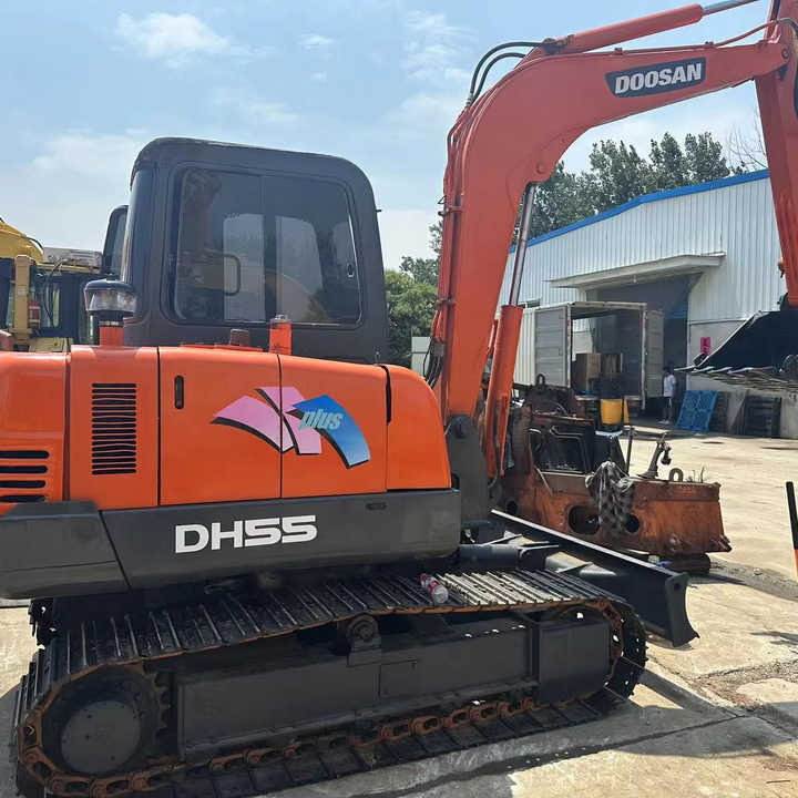 Used Digger Doosan Dh55 Construction Machinery Construction Digger Used Doosan Dh55 Cheap Excavator - מחפר סורק: תמונה 1 Used Digger Doosan Dh55 Construction Machinery Construction Digger Used Doosan Dh55 Cheap Excavator - מחפר סורק: תמונה 1
