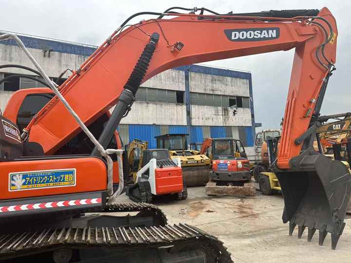 Used Excavator Doosan DX225LC-9 Excavators Mini Equipment Earth Moving Machinery Doosan Digger Excavator for Sale - מחפר סורק: תמונה 3 Used Excavator Doosan DX225LC-9 Excavators Mini Equipment Earth Moving Machinery Doosan Digger Excavator for Sale - מחפר סורק: תמונה 3