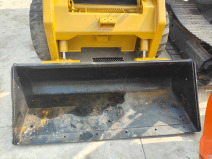 Used Front Loader Tractor CAT 246D Skid Steer Loader / Used Cat 226B 246C 246d Mini Skid Steer Loader in Stock - מעמיס היגוי החלקה: תמונה 3 Used Front Loader Tractor CAT 246D Skid Steer Loader / Used Cat 226B 246C 246d Mini Skid Steer Loader in Stock - מעמיס היגוי החלקה: תמונה 3