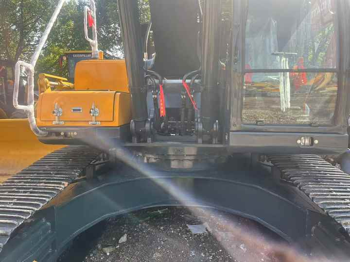 Used HYUNDAI 305LC-9T Crawler Excavator with Good Performance Hyundai30 Tons Earthmoving Machinery with Low Price On-sale - מחפר סורק: תמונה 5 Used HYUNDAI 305LC-9T Crawler Excavator with Good Performance Hyundai30 Tons Earthmoving Machinery with Low Price On-sale - מחפר סורק: תמונה 5