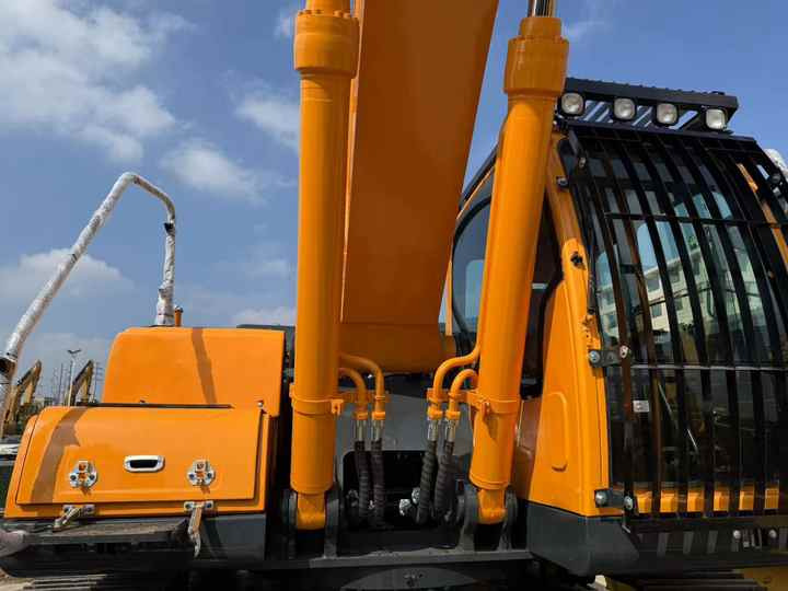 Used HYUNDAI305lc-9c Hydraulic Excavator with Excellent Performance hyundai Running Working Condition Low Price for Sale - מחפר: תמונה 2 Used HYUNDAI305lc-9c Hydraulic Excavator with Excellent Performance hyundai Running Working Condition Low Price for Sale - מחפר: תמונה 2
