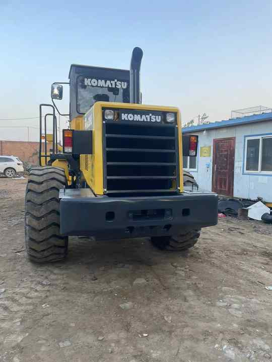 Used Komatsu WA380-3 Front Loader in Very Good Condition Strong Power komatsu 380 Wheel Loader Low Price Hot Sale - מעמיס גלגלים: תמונה 4 Used Komatsu WA380-3 Front Loader in Very Good Condition Strong Power komatsu 380 Wheel Loader Low Price Hot Sale - מעמיס גלגלים: תמונה 4