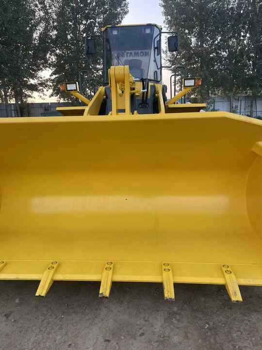 Used Komatsu WA380-3 Front Loader in Very Good Condition Strong Power komatsu 380 Wheel Loader Low Price Hot Sale - מעמיס גלגלים: תמונה 3 Used Komatsu WA380-3 Front Loader in Very Good Condition Strong Power komatsu 380 Wheel Loader Low Price Hot Sale - מעמיס גלגלים: תמונה 3