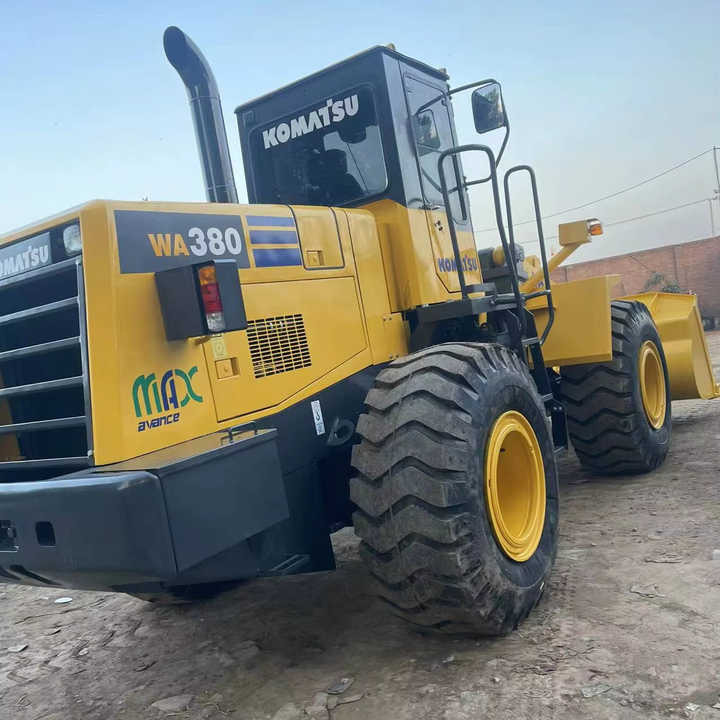 Used Komatsu WA380-3 Front Loader in Very Good Condition Strong Power komatsu 380 Wheel Loader Low Price Hot Sale - מעמיס גלגלים: תמונה 1 Used Komatsu WA380-3 Front Loader in Very Good Condition Strong Power komatsu 380 Wheel Loader Low Price Hot Sale - מעמיס גלגלים: תמונה 1