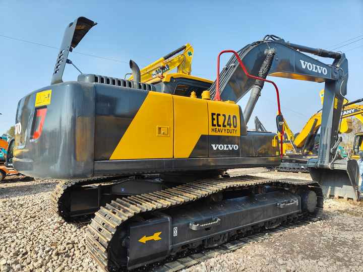Used VOLVO EC240 Excavator for Sale with Good Performance and Low Price Powerful Construction Machinery for Sale - מחפר: תמונה 2 Used VOLVO EC240 Excavator for Sale with Good Performance and Low Price Powerful Construction Machinery for Sale - מחפר: תמונה 2