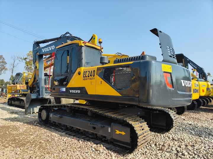 Used VOLVO EC240 Excavator for Sale with Good Performance and Low Price Powerful Construction Machinery for Sale - מחפר: תמונה 4 Used VOLVO EC240 Excavator for Sale with Good Performance and Low Price Powerful Construction Machinery for Sale - מחפר: תמונה 4