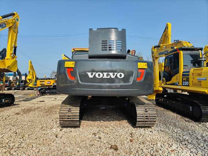 Used VOLVO EC240 Excavator for Sale with Good Performance and Low Price Powerful Construction Machinery for Sale - מחפר: תמונה 5 Used VOLVO EC240 Excavator for Sale with Good Performance and Low Price Powerful Construction Machinery for Sale - מחפר: תמונה 5