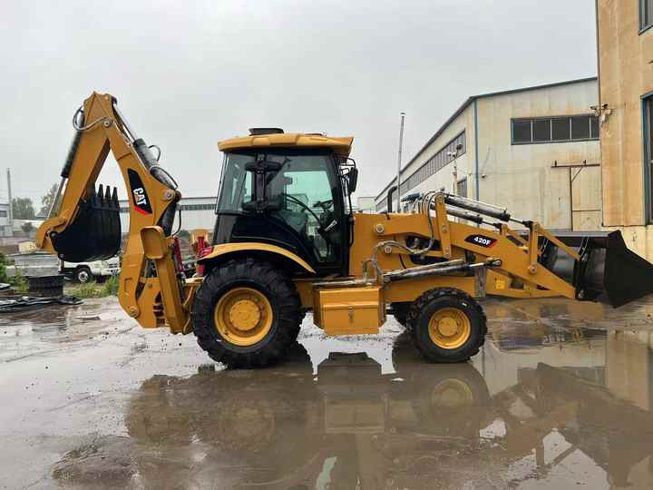 Used Wheel Loader CAT420F Caterpillar 420F Construction Machinery Mini Wheel Skid Steer Loader in Stock - מחפרון: תמונה 5 Used Wheel Loader CAT420F Caterpillar 420F Construction Machinery Mini Wheel Skid Steer Loader in Stock - מחפרון: תמונה 5