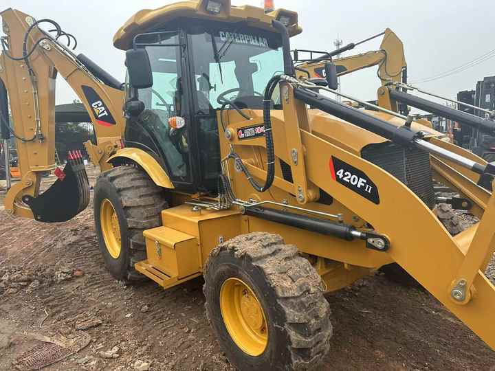 Used Wheel Loader CAT420F Caterpillar 420F Mini Construction Machinery Mini Wheel Skid Steer Loader in Stock - מחפרון: תמונה 2 Used Wheel Loader CAT420F Caterpillar 420F Mini Construction Machinery Mini Wheel Skid Steer Loader in Stock - מחפרון: תמונה 2