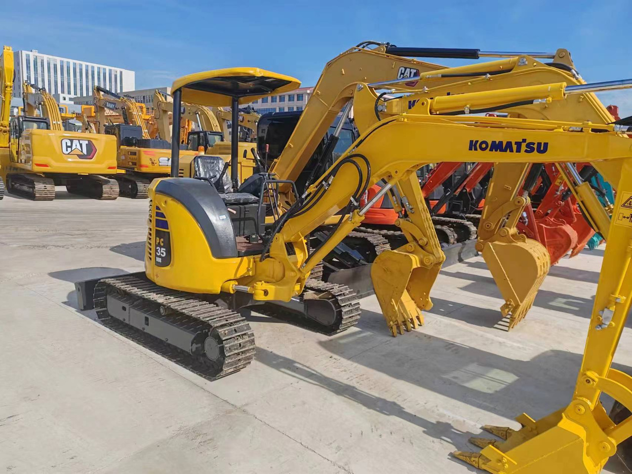Komatsu PC35 - מיני מחפר: תמונה 2 Komatsu PC35 - מיני מחפר: תמונה 2