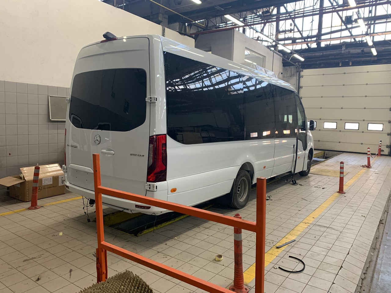 MERCEDES-BENZ SPRINTER 519 - מיניבוס, כלי רכב מסחרי לנוסעים: תמונה 4 MERCEDES-BENZ SPRINTER 519 - מיניבוס, כלי רכב מסחרי לנוסעים: תמונה 4