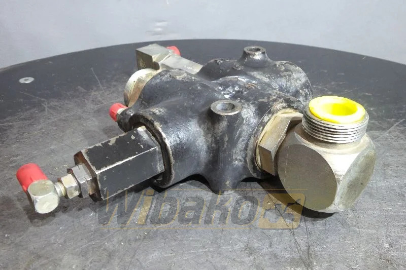 Case 921C - שסתום הידרולי עבור מכונת בנייה: תמונה 1 Case 921C - שסתום הידרולי עבור מכונת בנייה: תמונה 1