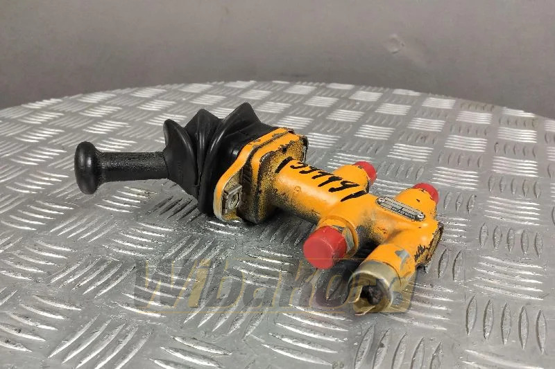 Wabco 4674100120 - שסתום הידרולי עבור מכונת בנייה: תמונה 1 Wabco 4674100120 - שסתום הידרולי עבור מכונת בנייה: תמונה 1