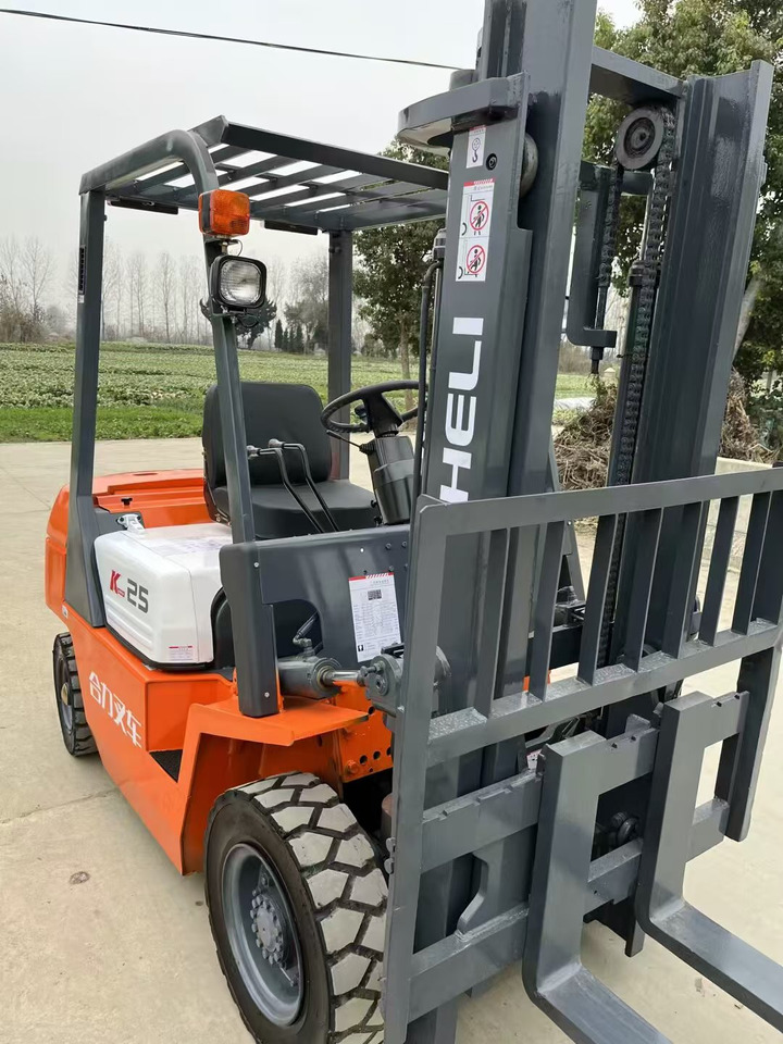 Anhui Heli 2.5-ton - במת הרמה ספיידר: תמונה 3 Anhui Heli 2.5-ton - במת הרמה ספיידר: תמונה 3