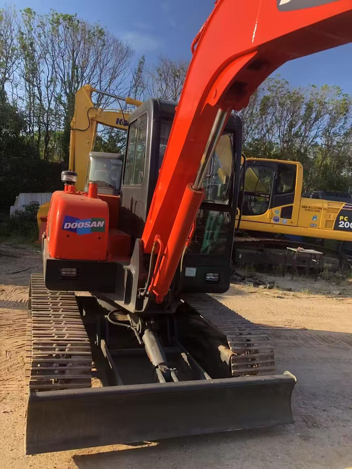 DOOSAN 55-9c - מיני מחפר: תמונה 1 DOOSAN 55-9c - מיני מחפר: תמונה 1