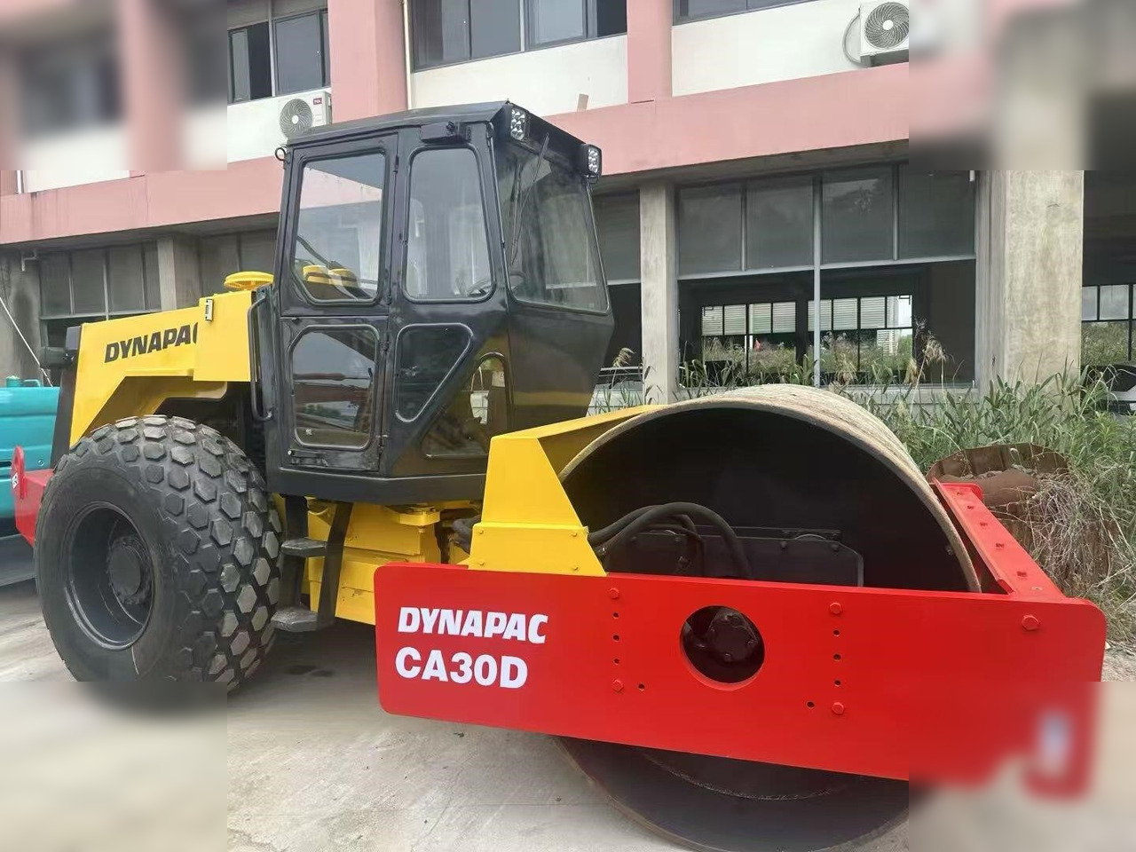 DYNAPAC CA30D - רולר: תמונה 1 DYNAPAC CA30D - רולר: תמונה 1