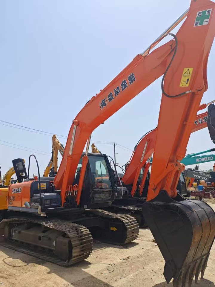 HITACHI ZAXIS 160 - מחפר סורק: תמונה 2 HITACHI ZAXIS 160 - מחפר סורק: תמונה 2
