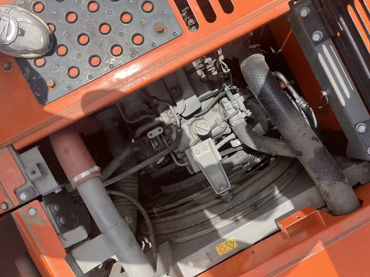 HITACHI ZX130 - מחפר סורק: תמונה 2 HITACHI ZX130 - מחפר סורק: תמונה 2