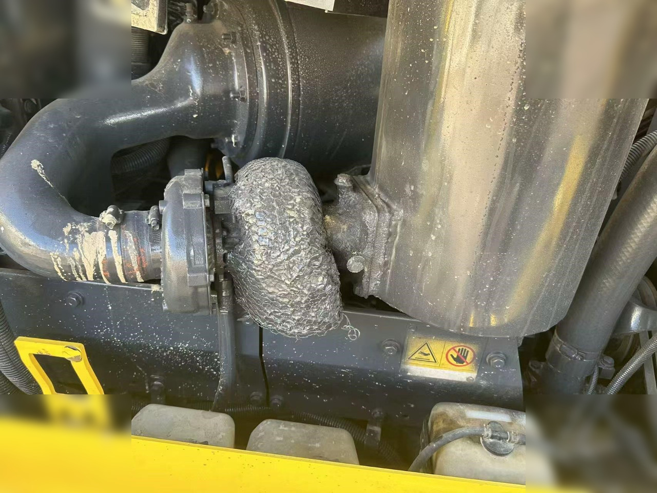 דחפור KOMATSU D85EX-18: תמונה 11