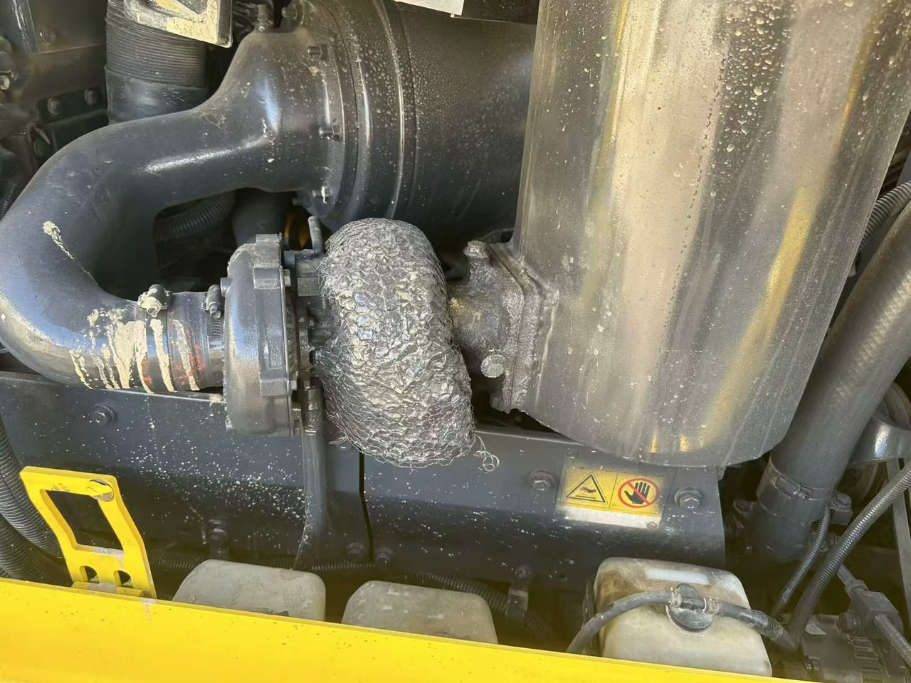 KOMATSU D85E - דחפור: תמונה 4 KOMATSU D85E - דחפור: תמונה 4