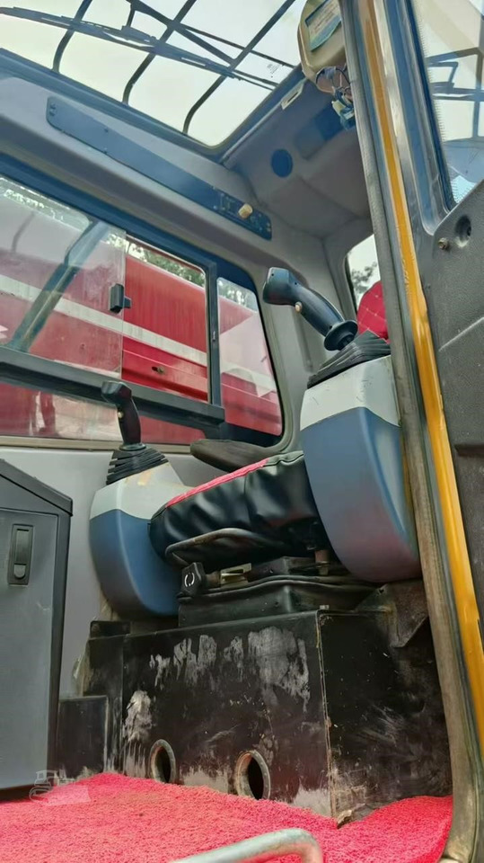 SANY STC250H - עגורן לכל שטח: תמונה 5 SANY STC250H - עגורן לכל שטח: תמונה 5