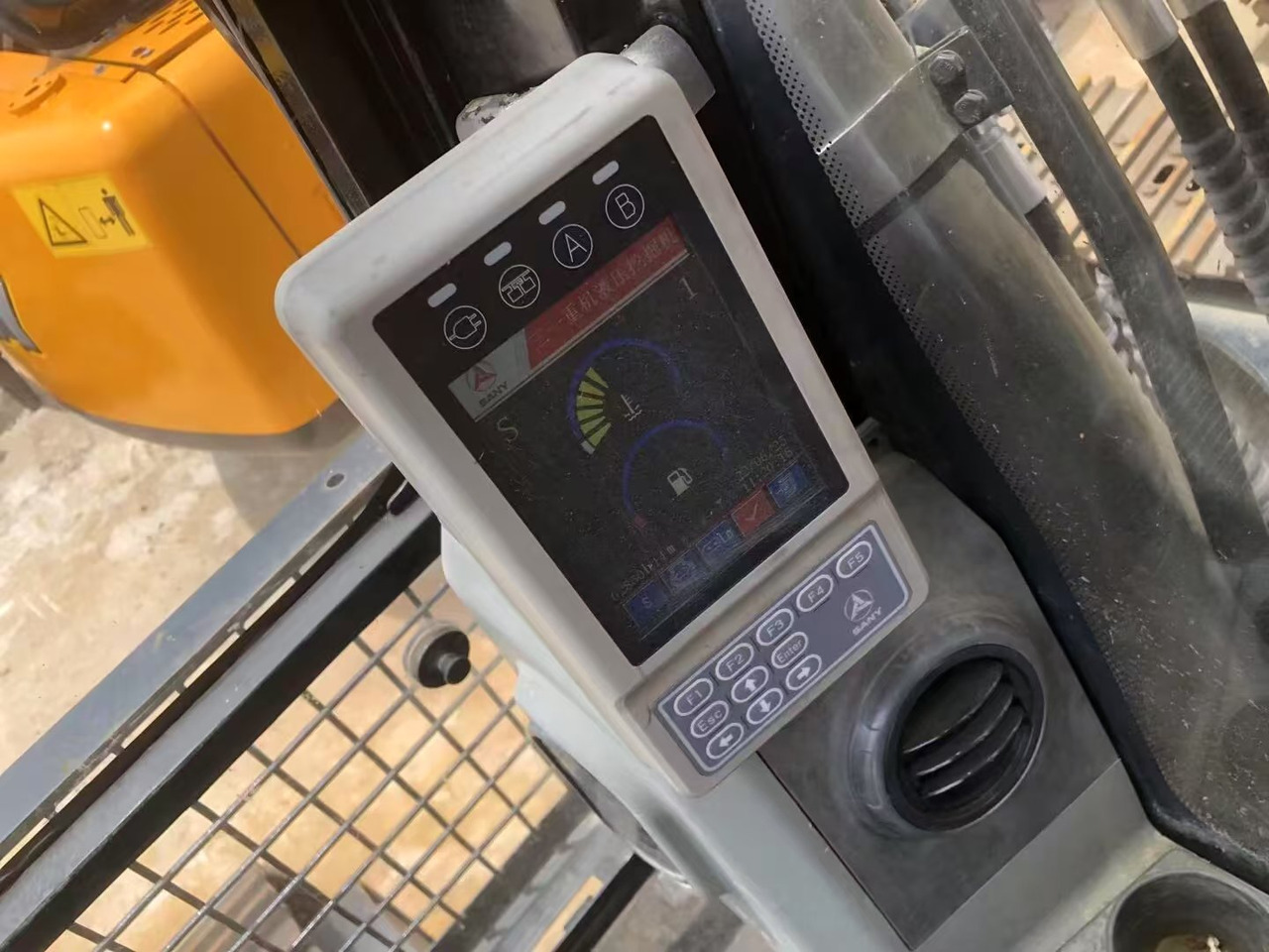 מחפר סורק SANY SY365H: תמונה 13