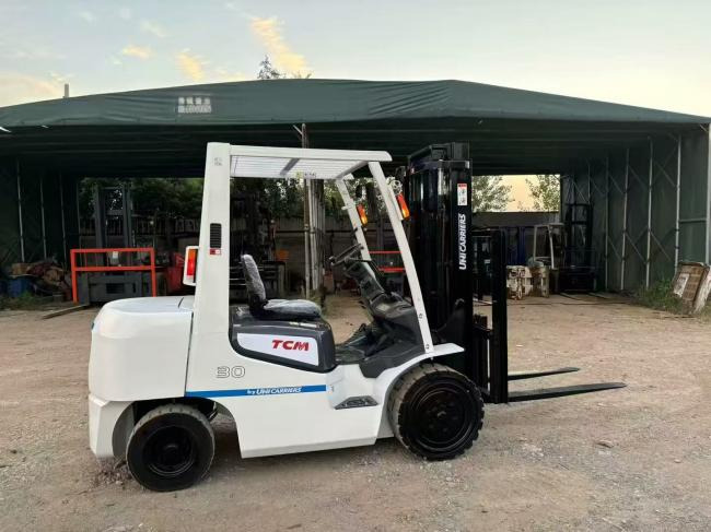 TCM 3-TON - מעלית תורן אנכית: תמונה 2 TCM 3-TON - מעלית תורן אנכית: תמונה 2