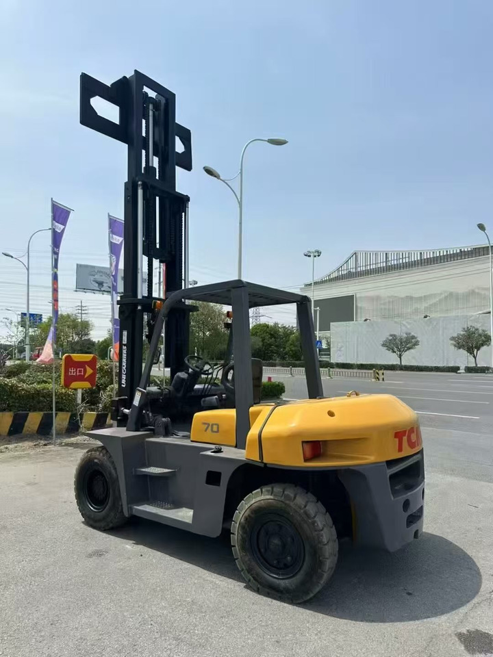 TCM FD70 - מעלית תורן אנכית: תמונה 1 TCM FD70 - מעלית תורן אנכית: תמונה 1