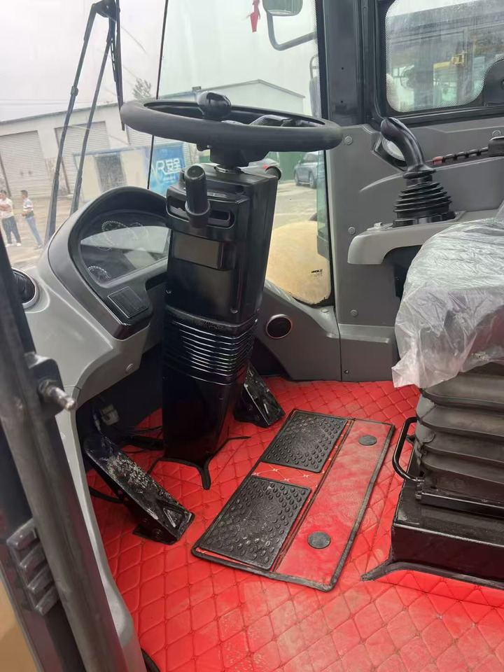 XCMG ZL50GN - מעמיס גלגלים: תמונה 2 XCMG ZL50GN - מעמיס גלגלים: תמונה 2