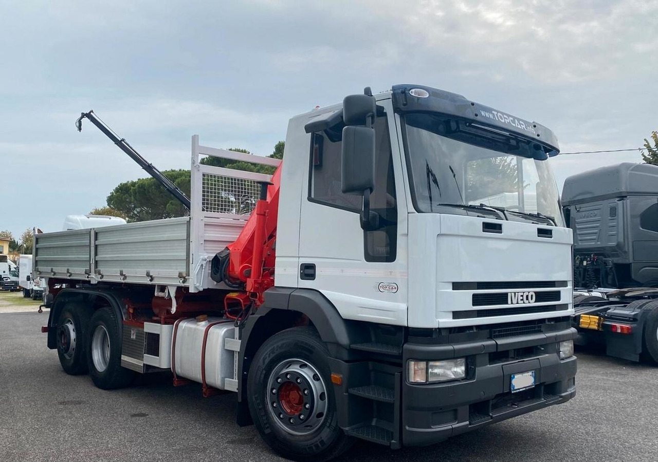IVECO 440E38 RIBALTABILE TRILATERALE E GRU FASSI - משאית צד נופל/ שטוחה, משאית מנוף: תמונה 3 IVECO 440E38 RIBALTABILE TRILATERALE E GRU FASSI - משאית צד נופל/ שטוחה, משאית מנוף: תמונה 3
