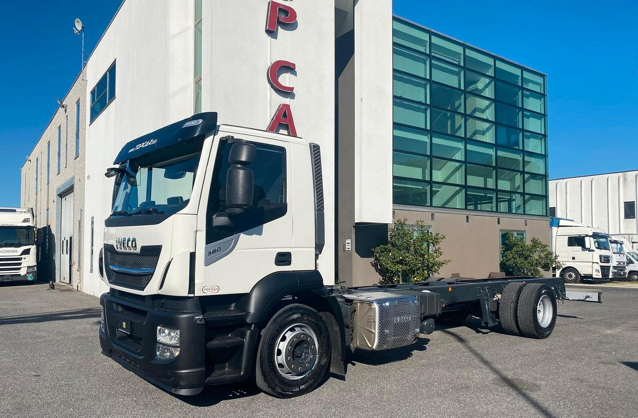 IVECO AD190S36 MOTRICE 2 ASSI TELAIO 2017 - מכונות אחרות: תמונה 1 IVECO AD190S36 MOTRICE 2 ASSI TELAIO 2017 - מכונות אחרות: תמונה 1