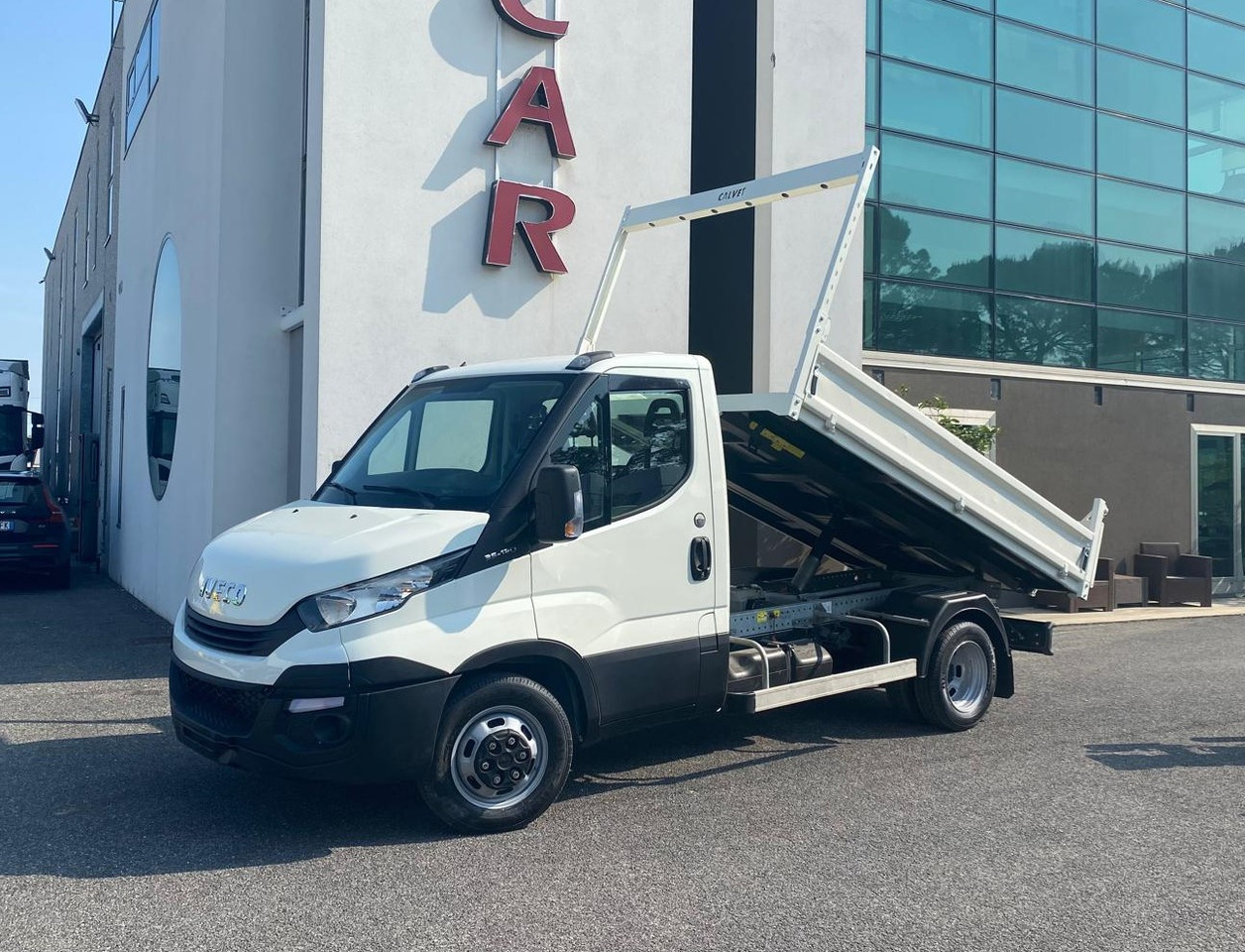 IVECO DAILY 35C12 - כלי רכב מסחרי מזהיר: תמונה 1 IVECO DAILY 35C12 - כלי רכב מסחרי מזהיר: תמונה 1